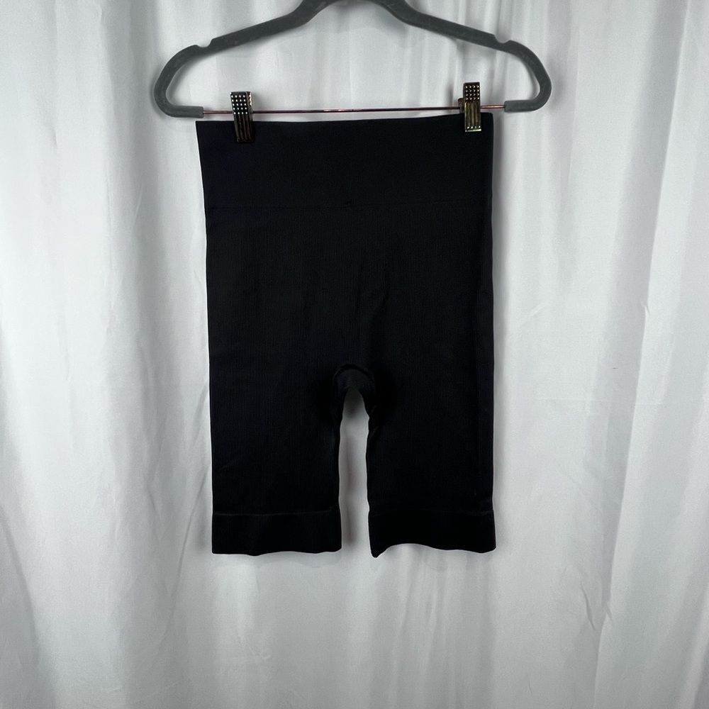 Wolford Athleisure Biker Shorts Black Large (L) 61402 NWT $156 - Picture 10 of 13
